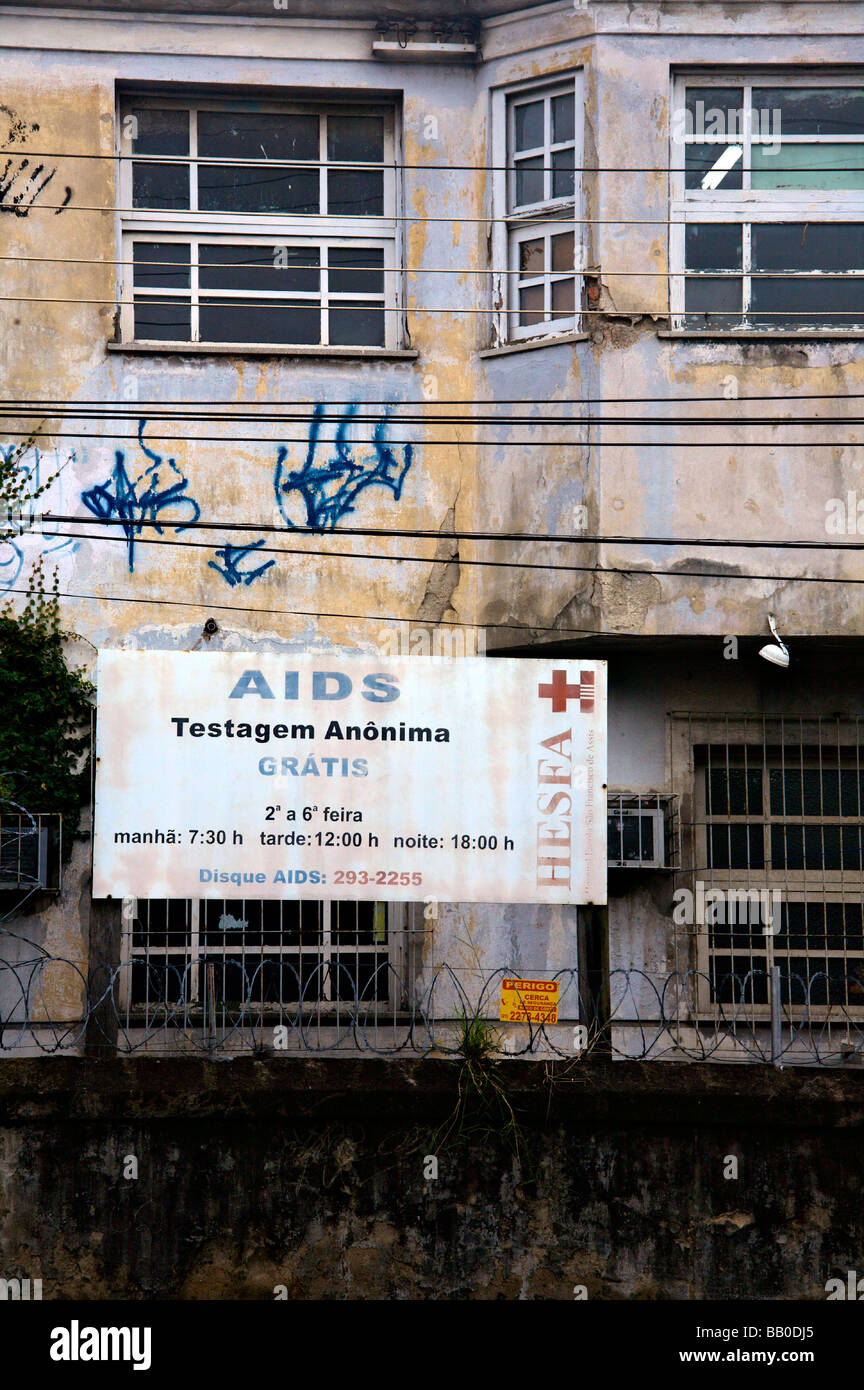 Un test HIV centro in una parte abbandonata del centro di Rio de Janeiro in Brasile Foto Stock