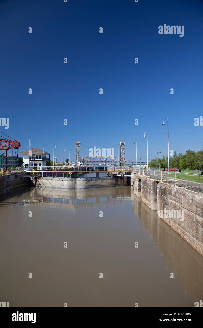 Un blocco sul canale industriale a New Orleans Foto Stock