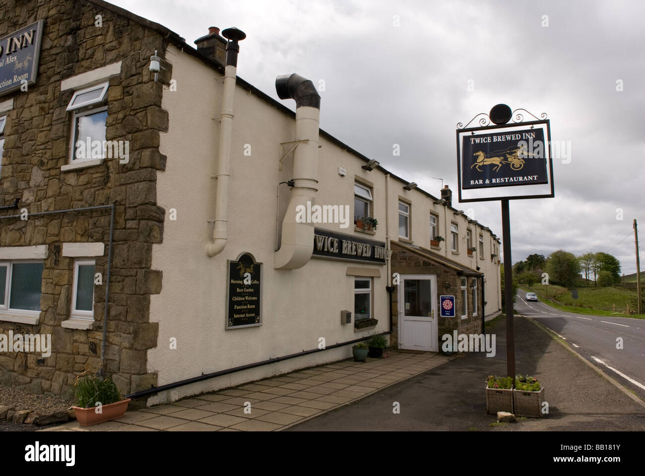 Il due volte prodotta Inn public house Bardon Mill Hexham Northumberland Inghilterra Foto Stock