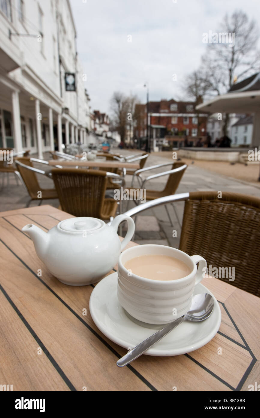 Il tè del pomeriggio sulla Pantiles a Royal Tunbridge Wells Foto Stock