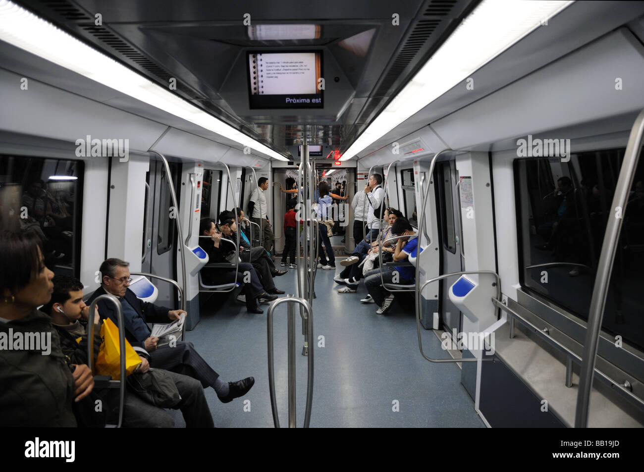 Nella metropolitana di Barcellona, Spagna Foto Stock