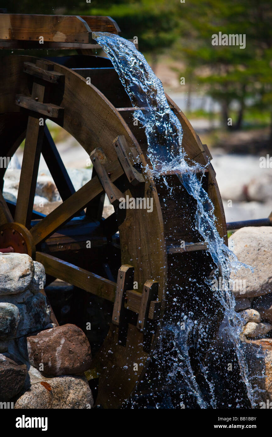 Tradizionale ruota di acqua di legno in Seoraksan parco nazionale in Corea del Sud Foto Stock