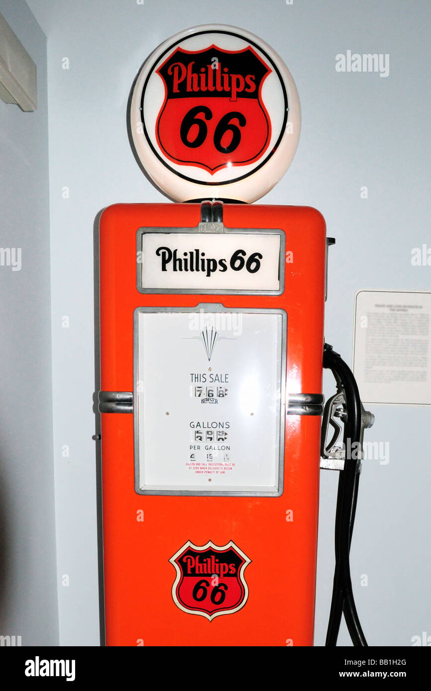 Phillips Vintage 66 pompa del gas sul display in corrispondenza del percorso 66 Museum Foto Stock