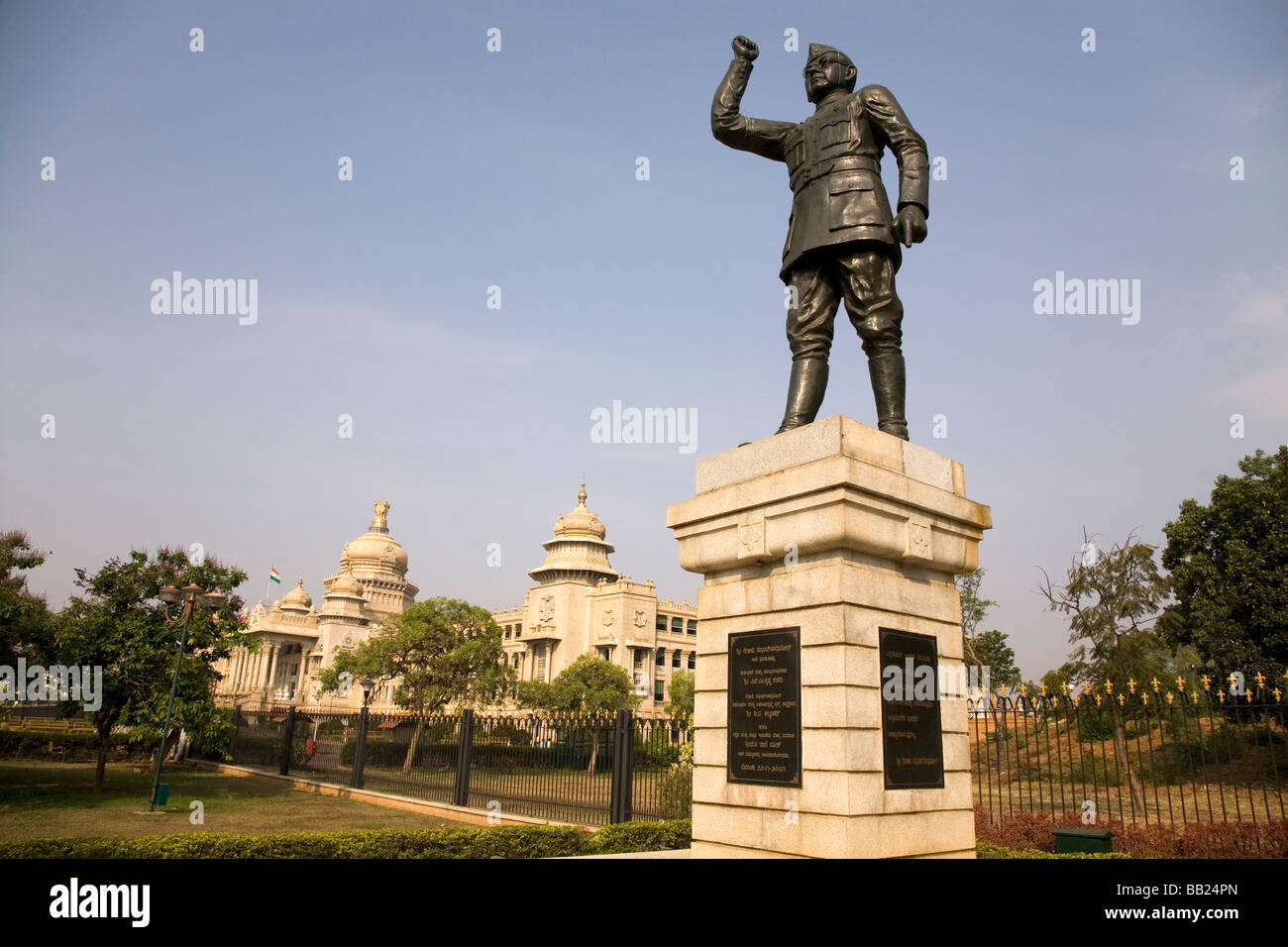 Una statua del leader indiano Subhas Chandra Bose, Indiana leader nazionalista. Foto Stock