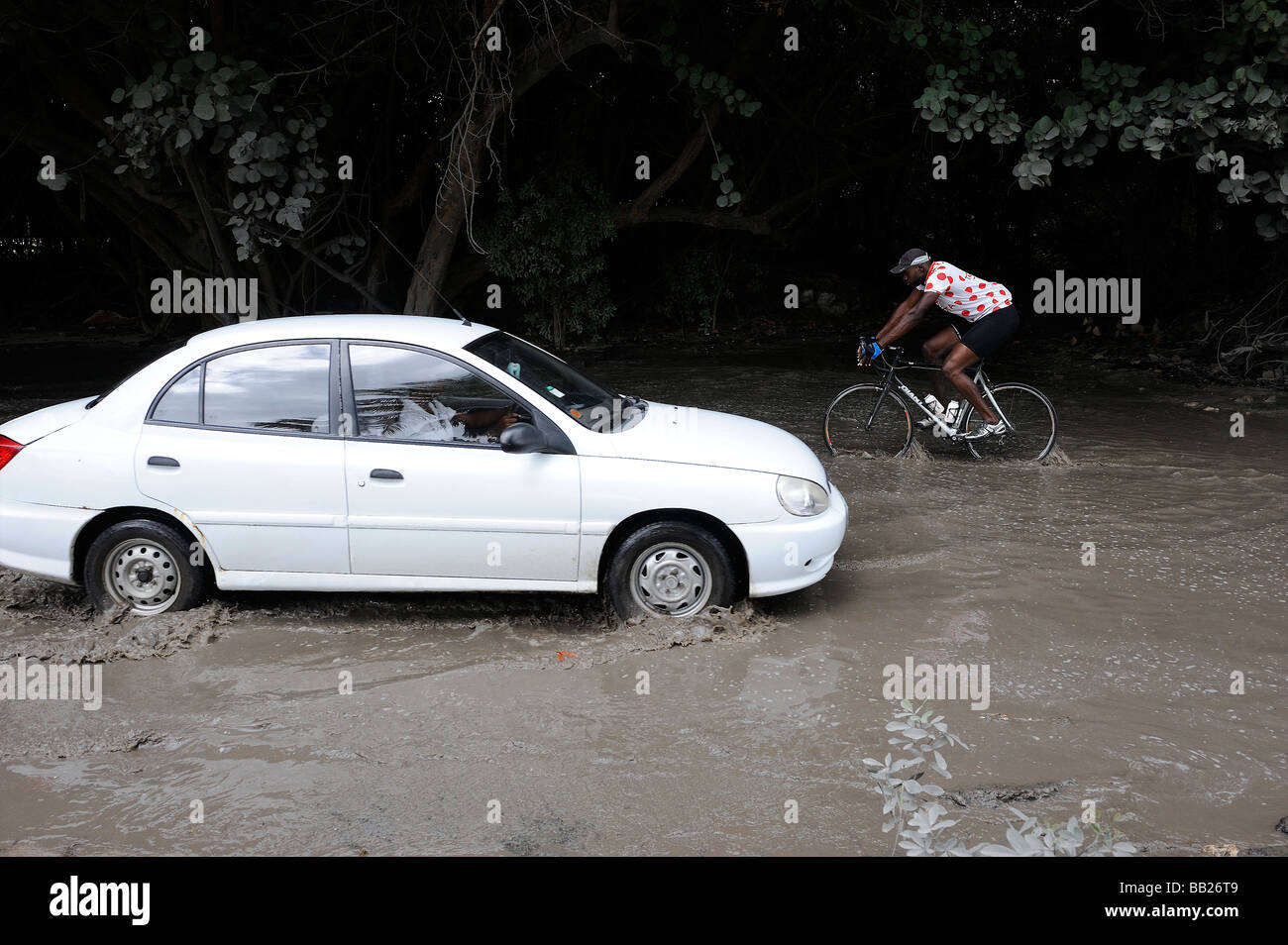 St Maarten notorius sistema fognario traboccante dopo un po' di pioggia Foto Stock