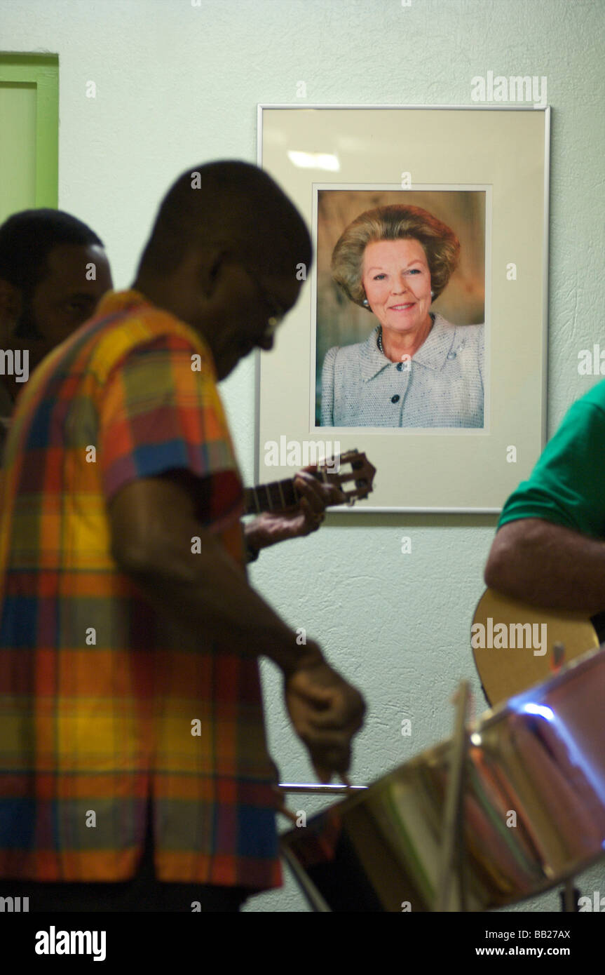 Saba il fondo dei Lions Club in Henry ogni vecchiaia casa durante la loro annuale dei cittadini anziani giorno Foto Stock