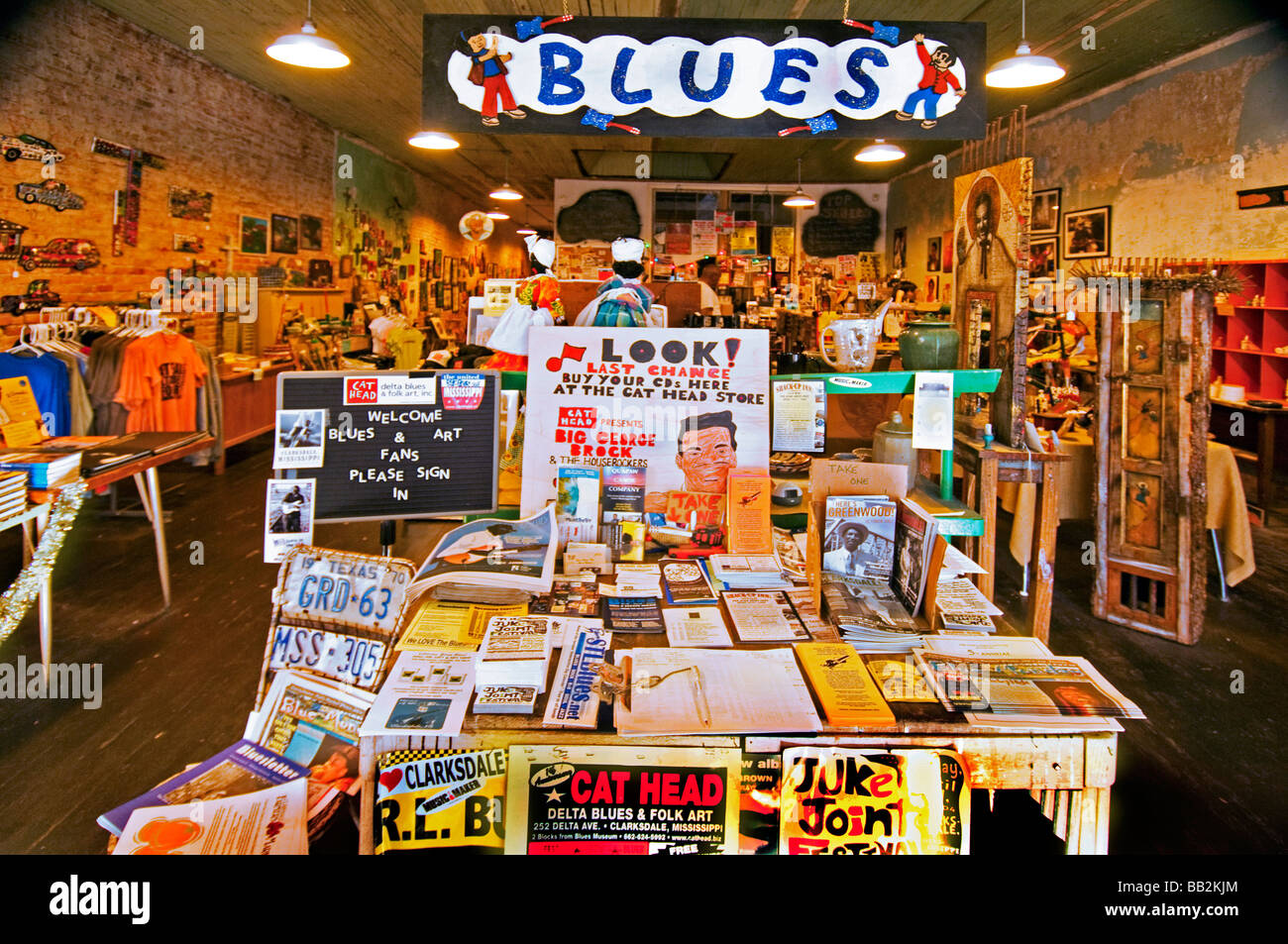 Interno della testa di gatto Delta Blues e Folk Art record store in Clarksdale, Mississippi Foto Stock