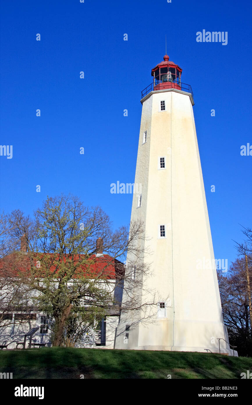Sandy Hook Lighthouse nella primavera del New Jersey USA Foto Stock
