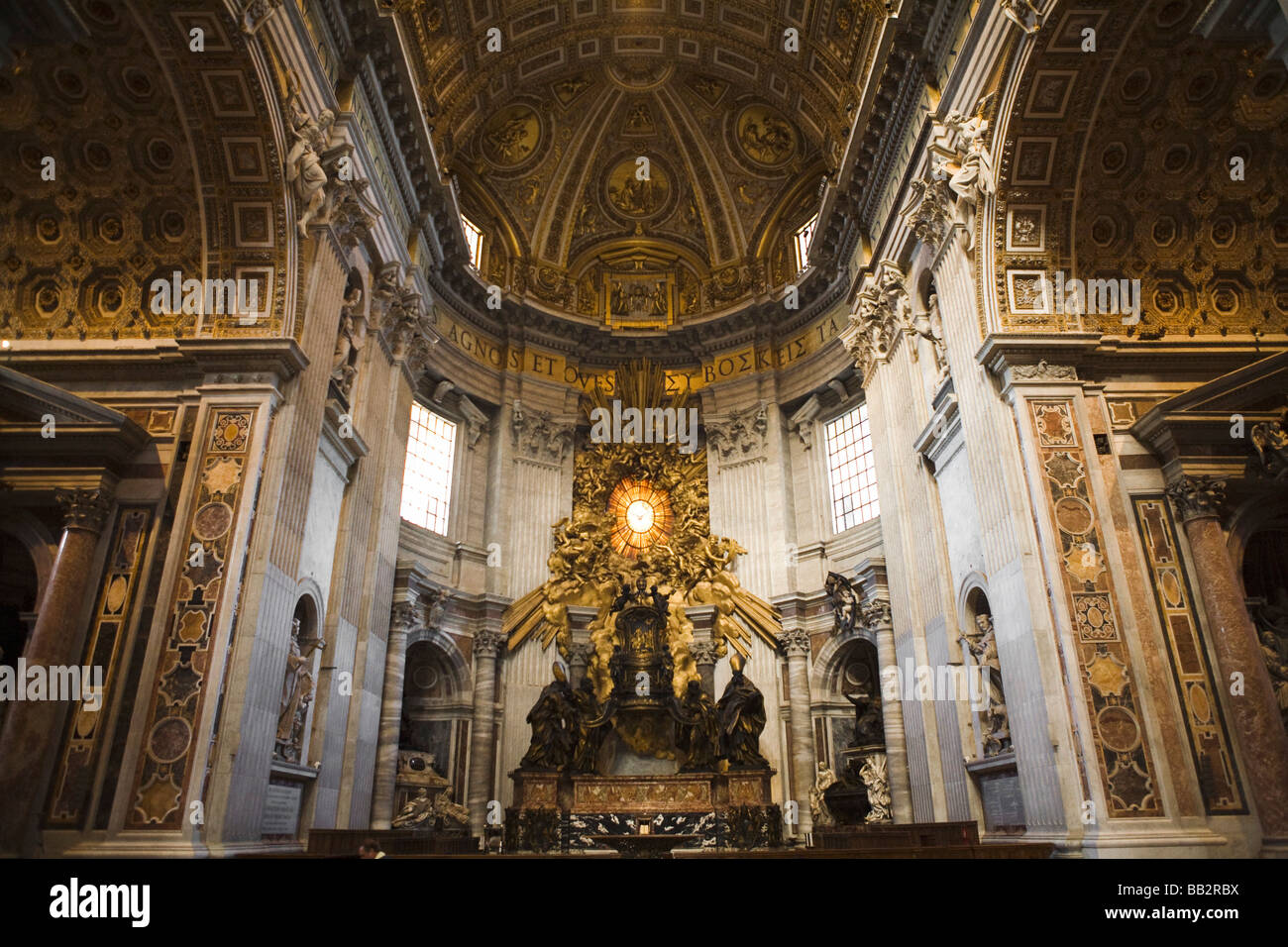 La Cattedra di San Pietro, la Basilica di San Pietro e la Città del