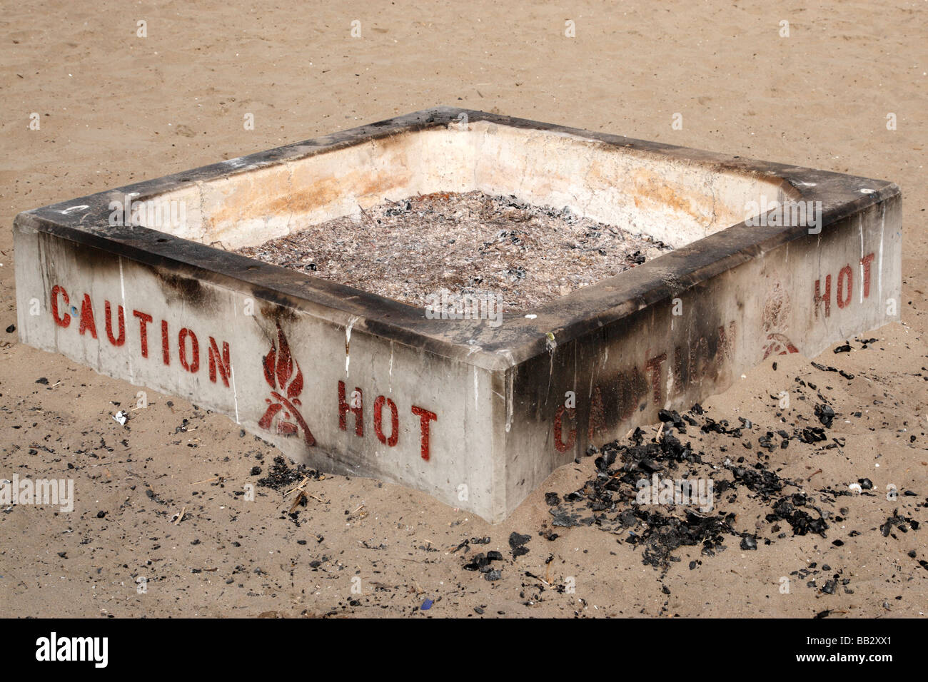 Una buca per il fuoco su una spiaggia shelter island san diego california usa Foto Stock