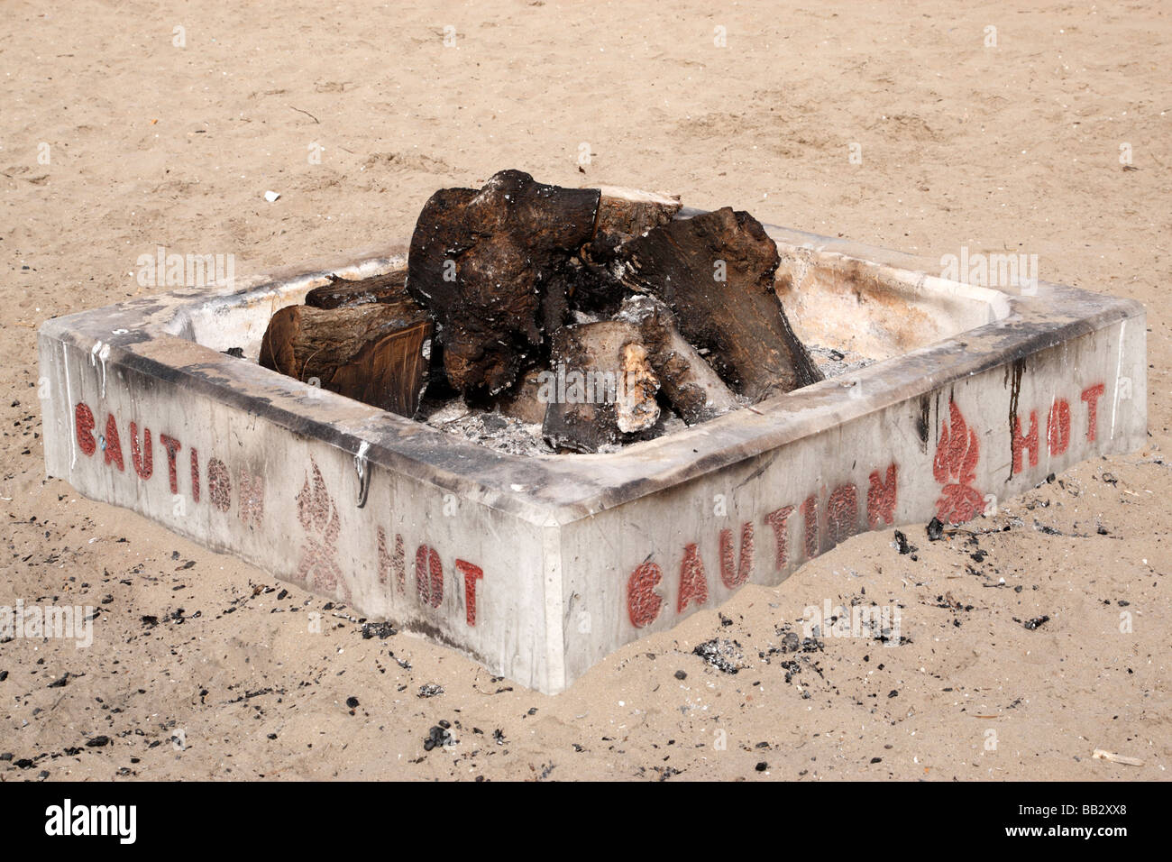 Una buca per il fuoco su una spiaggia shelter island san diego california usa Foto Stock