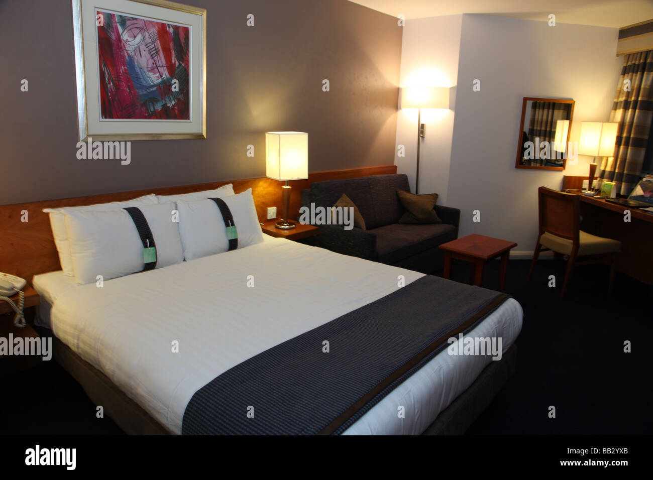 Holiday Inn camera da letto l'aeroporto di Heathrow di Londra Foto Stock