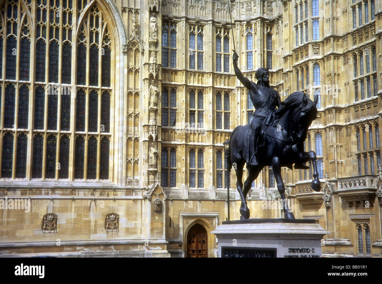 Re Riccardo Cuor di Leone mi statua Westminster London REGNO UNITO Foto Stock