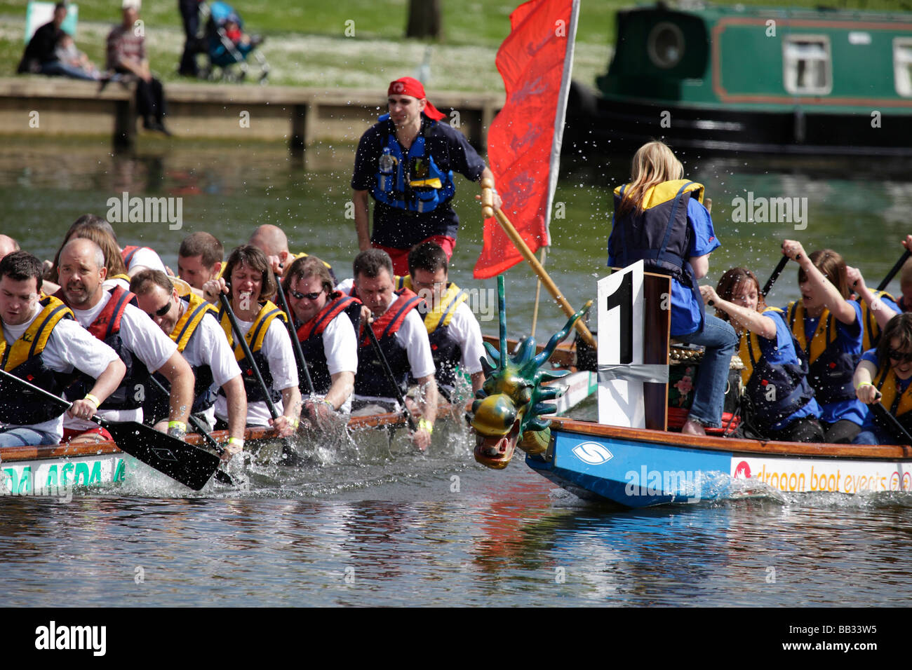 Dragon Boat gare a Abingdon, 2009 11 Foto Stock