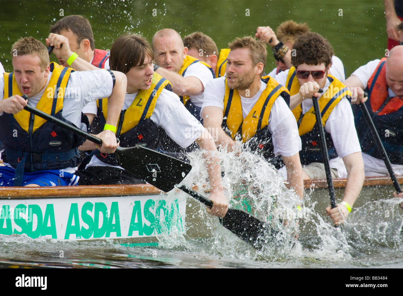 Dragon Boat gare a Abingdon, 2009 4 Foto Stock