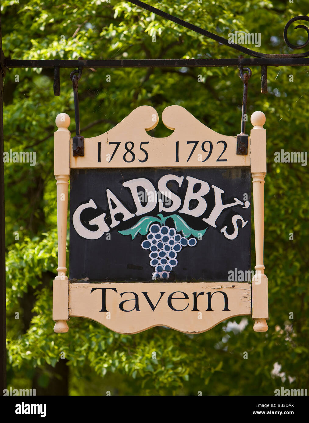 Di Alexandria in Virginia, Stati Uniti d'America Gadsby's Tavern segno sul Nord Royal Street nella città vecchia Foto Stock