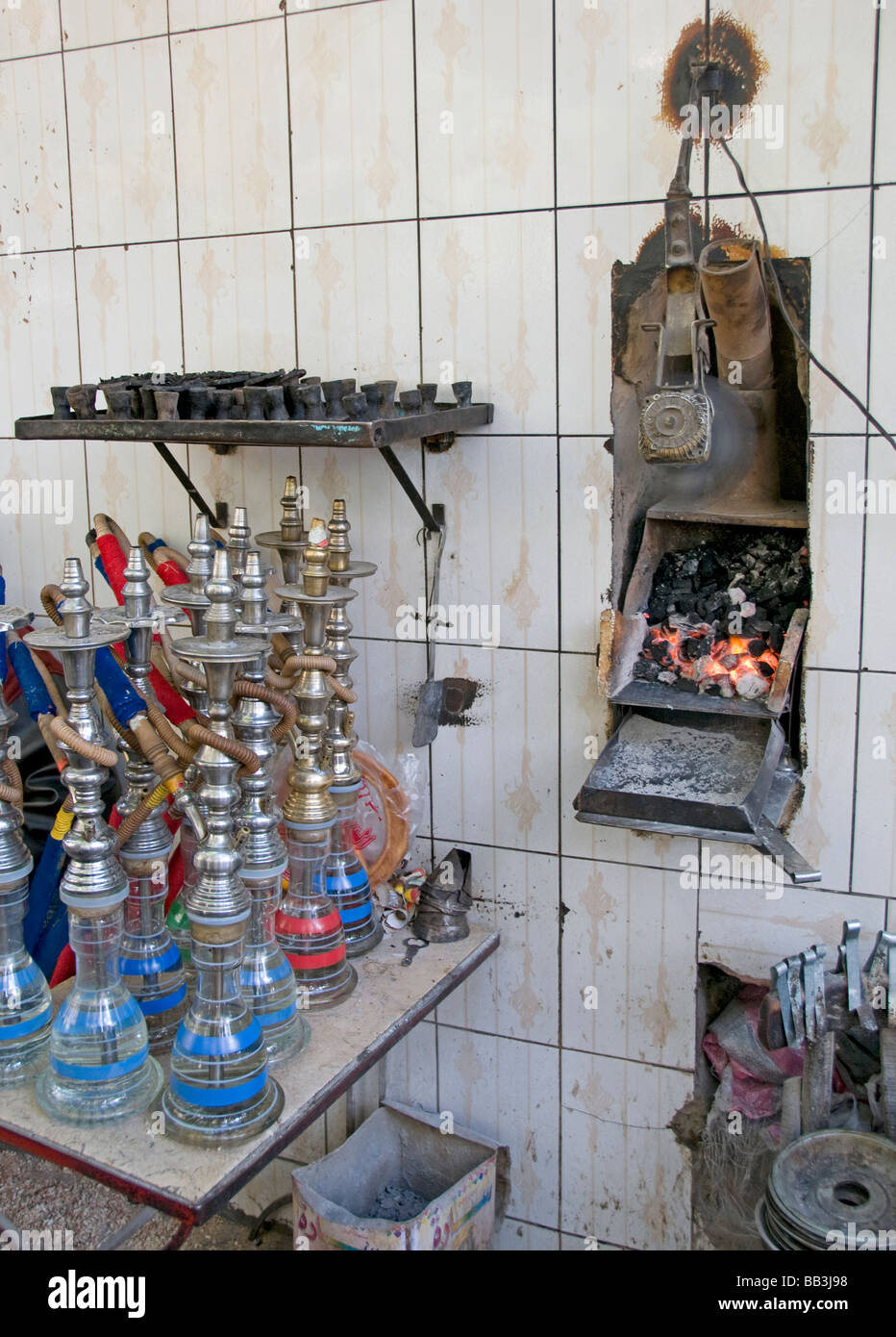 Centro de Il Cairo Egitto Midan Tahrir acqua mercato della tubazione Foto Stock