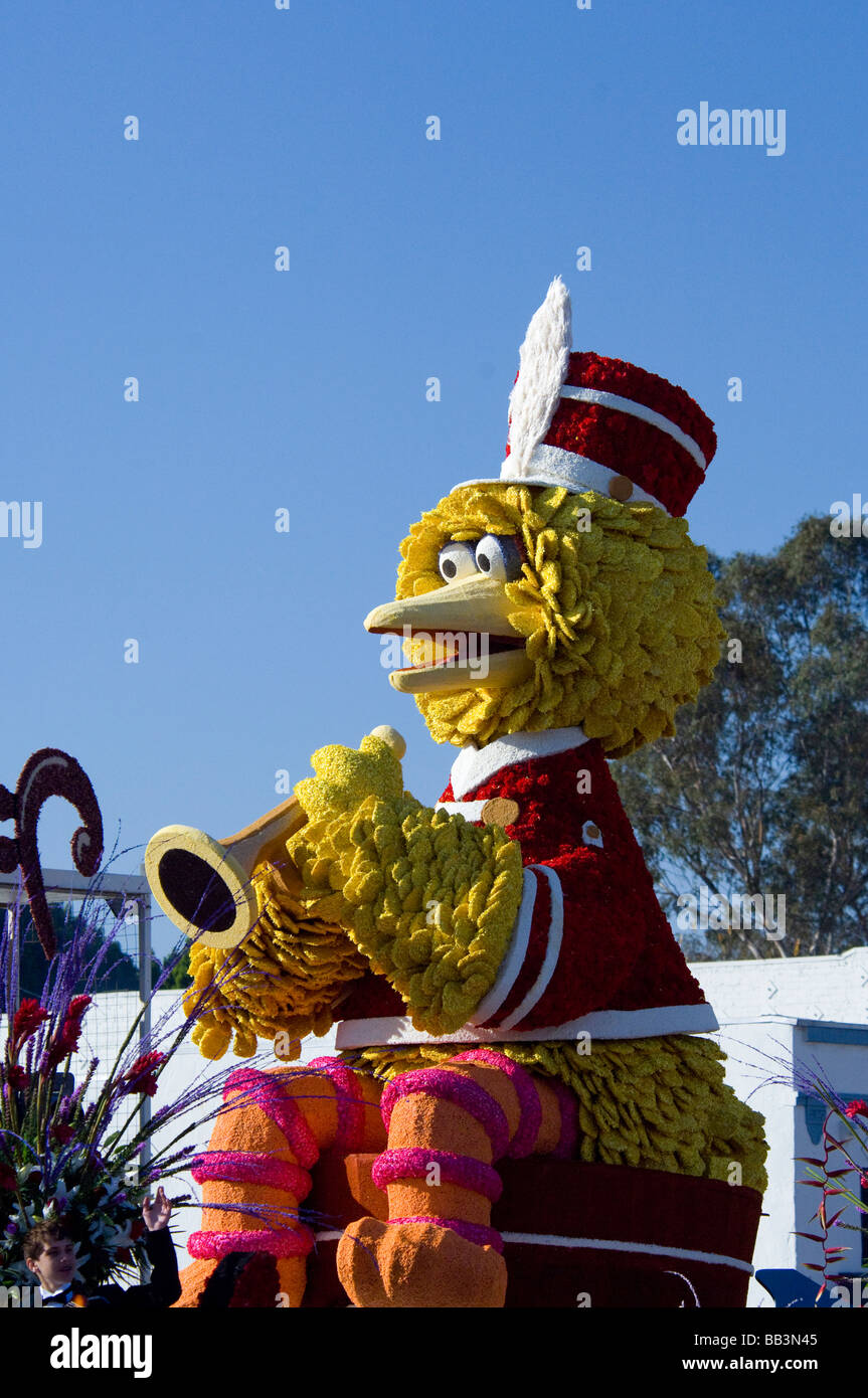 California, Pasadena. Torneo di rose, Rose Parade. Sesame Street, grosso uccello. Foto Stock