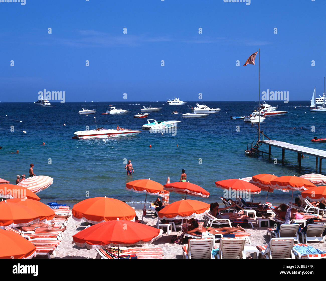 Vista della spiaggia di Saint Tropez Pampelonne Sud della Francia EU FR FRA Francia Provence Alpes Côte d Azur Var Saint Tropez Foto Stock