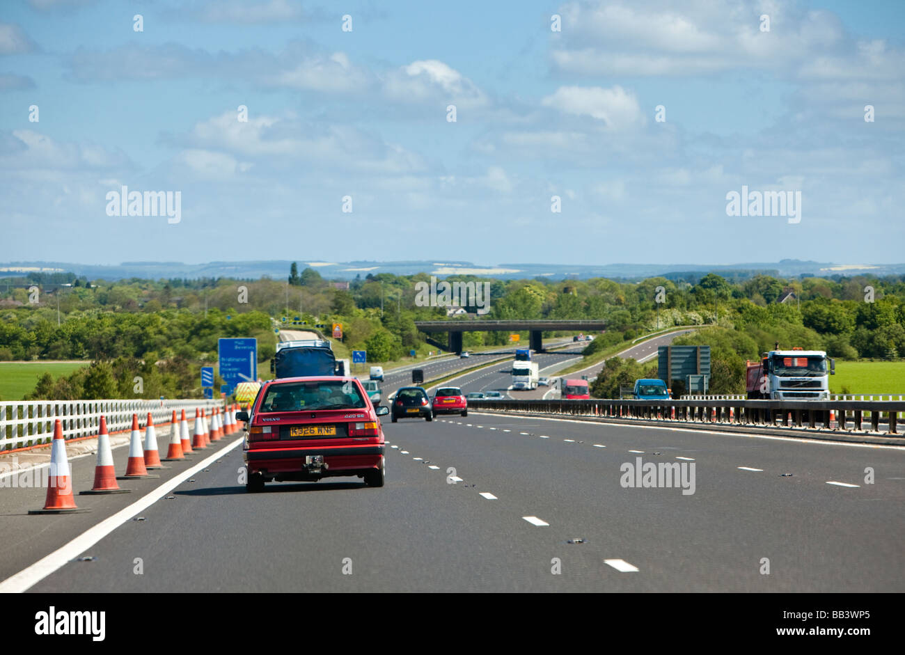 Cars driving uk, su una autostrada M62, England, Regno Unito Foto Stock