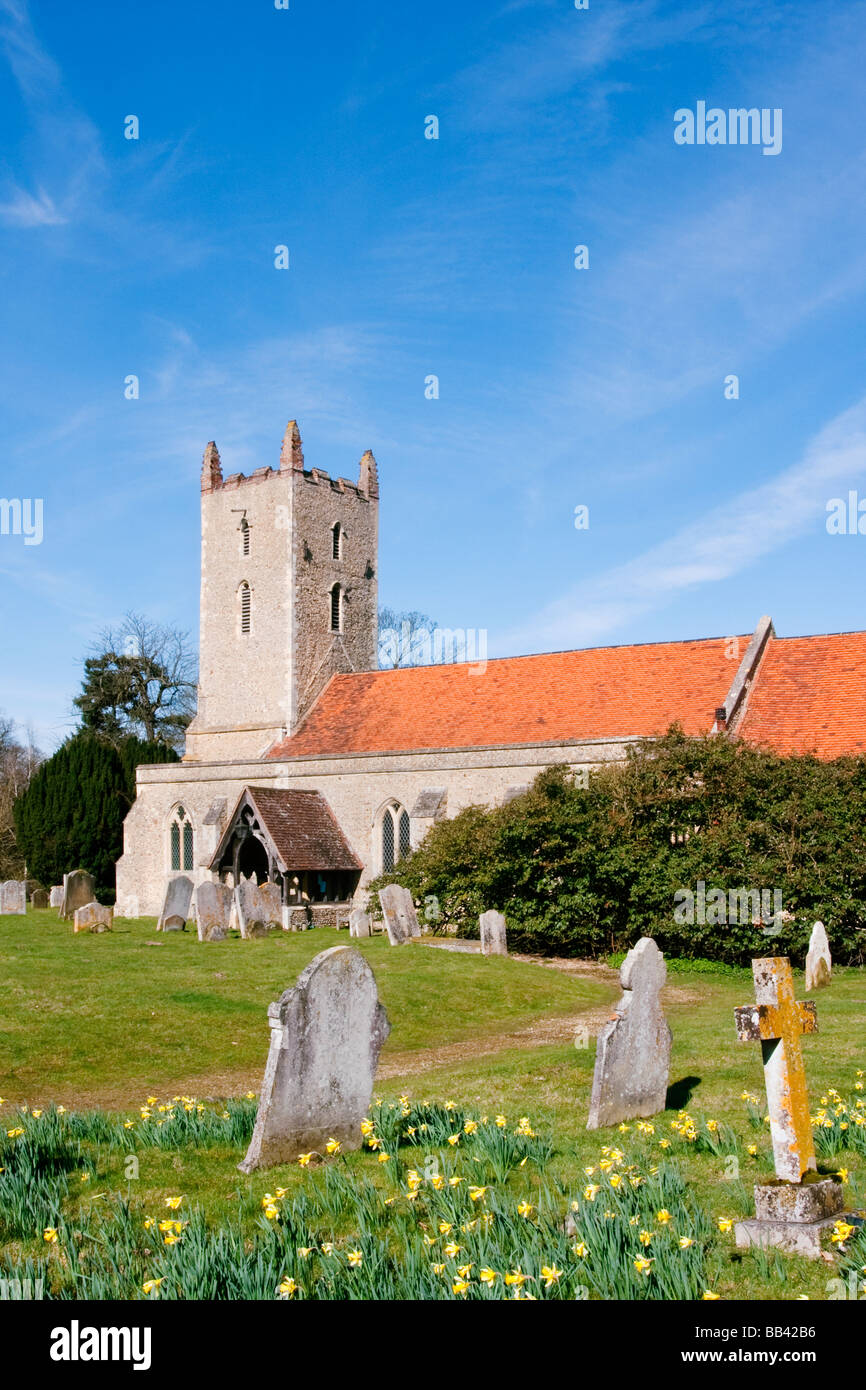 Santa Maria la Vergine la Chiesa al Langham nella campagna dell'Essex su una mattina di primavera Foto Stock