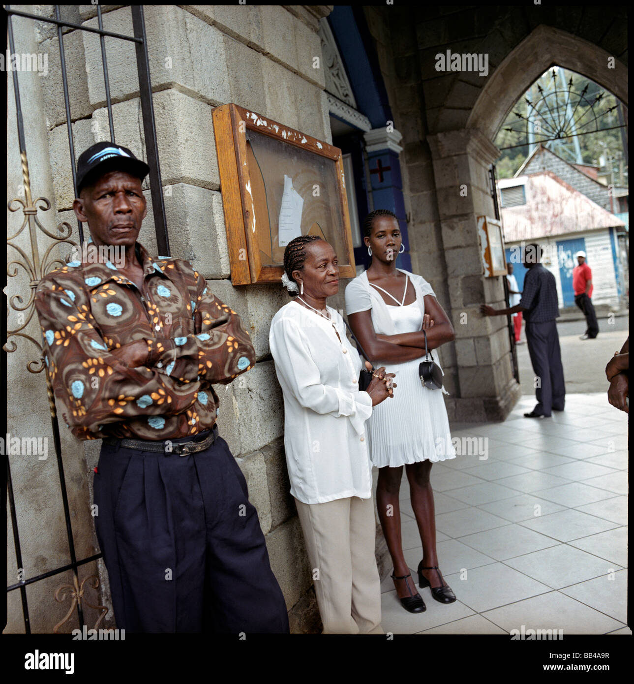 San Lucians raccolta per la Chiesa nel loro domenica migliori Foto Stock