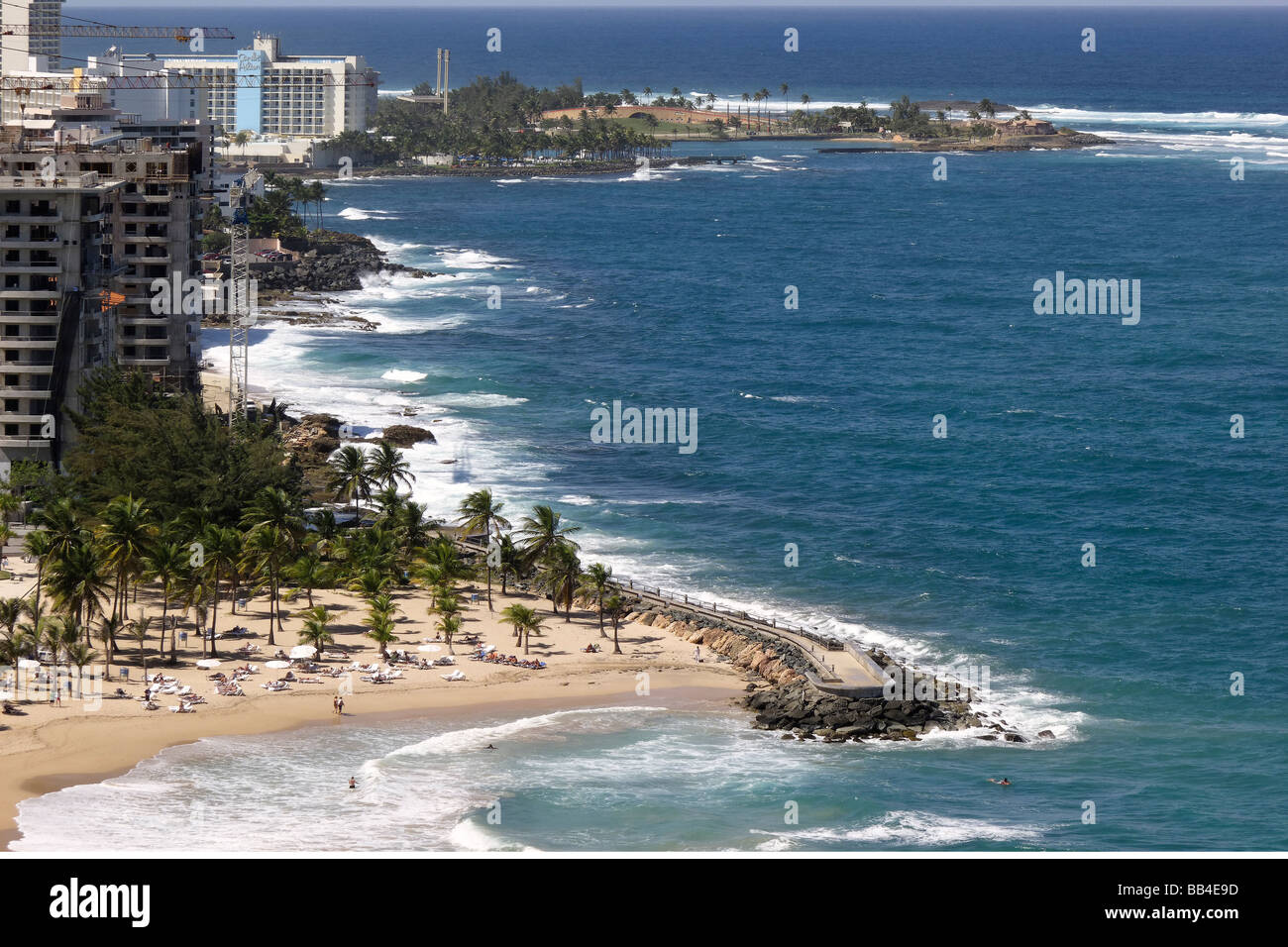 Vista aerea di una spiaggia con edifici alti Condado San Juan Portorico Foto Stock