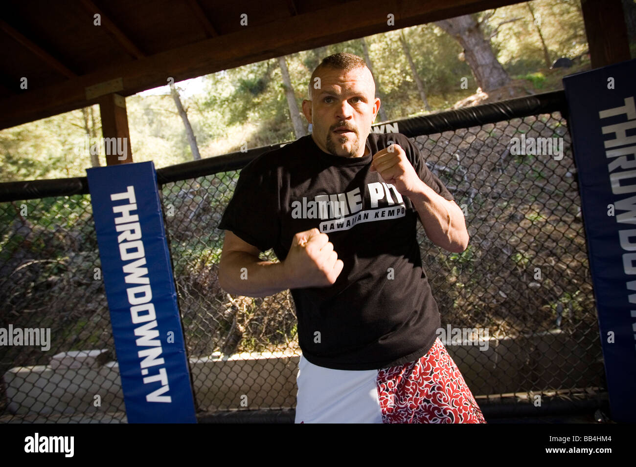 Ultimate Fighting Champion Chuck Liddell, fotografati a "Pit", una struttura di formazione per UFC fighters, vicino a San Luis Obispo Foto Stock