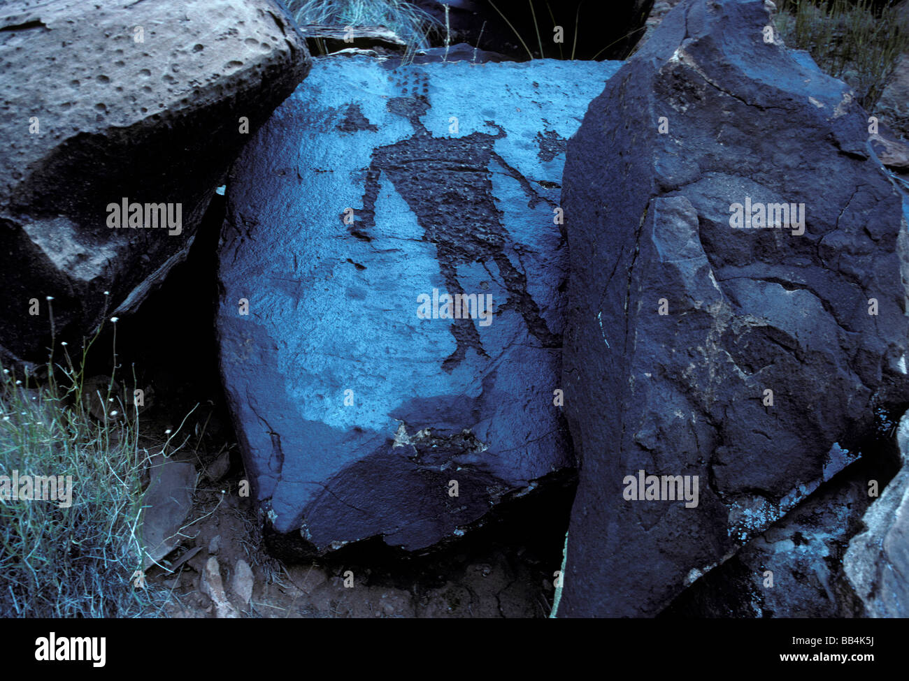 Petroglyph preistorico creato dal Puebloans ancestrale precedentemente noto come Anasazi in Grand Gulch Utah Foto Stock