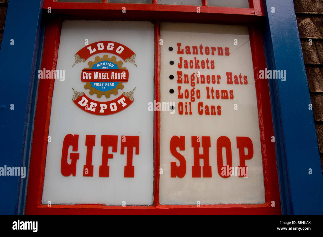 Colorado, Colorado Springs, Manitou Springs. Pikes Peak Cog Railway Station. Proprietà rilasciato. Foto Stock