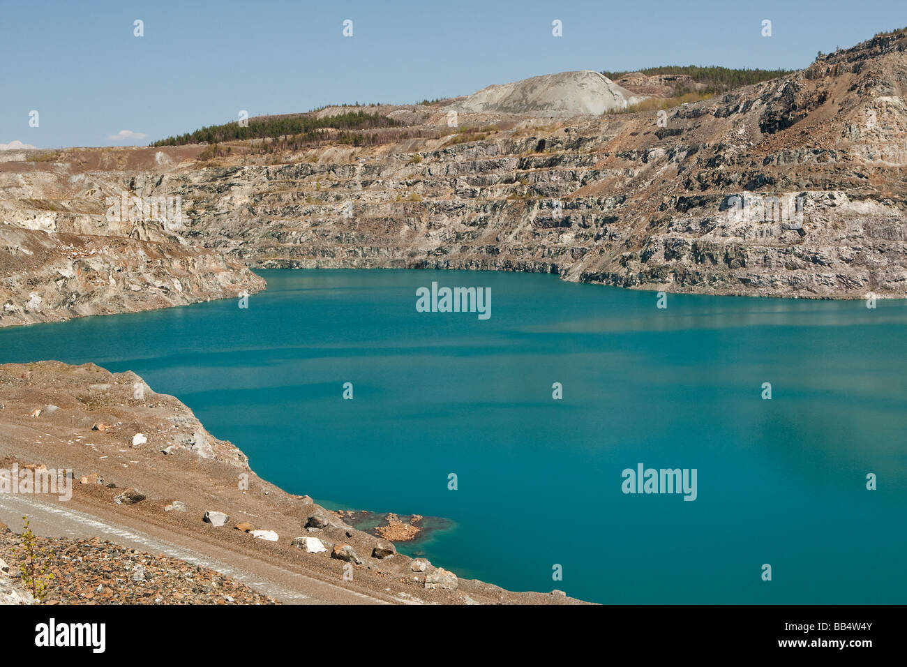 L'acqua si sta riempiendo un abbandonato amianto sito minerario a Thetford Mines (Quebec, Canada) Foto Stock