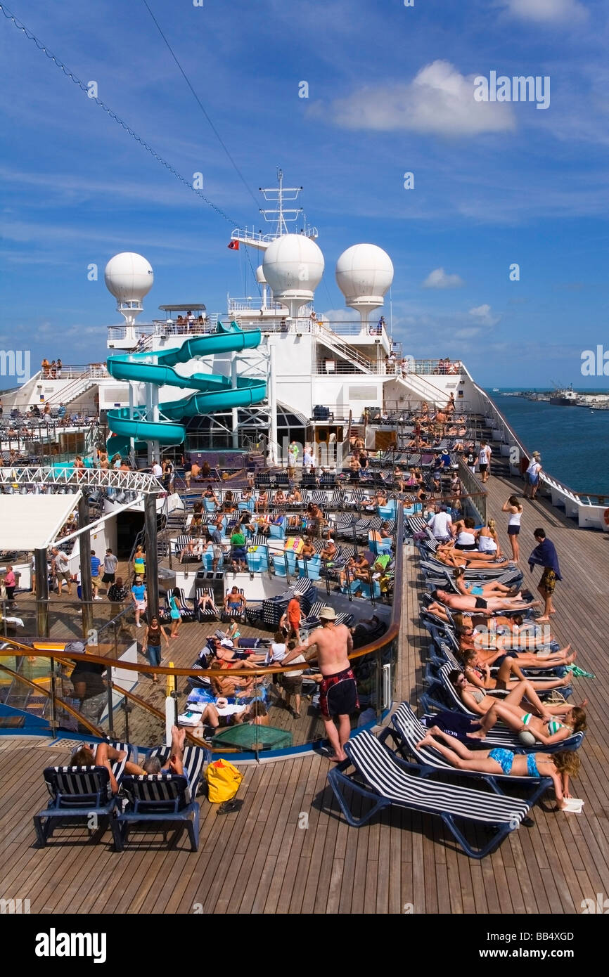 Il carnevale gloria la nave di crociera; Cocoa Beach, Florida, Stati Uniti d'America Foto Stock