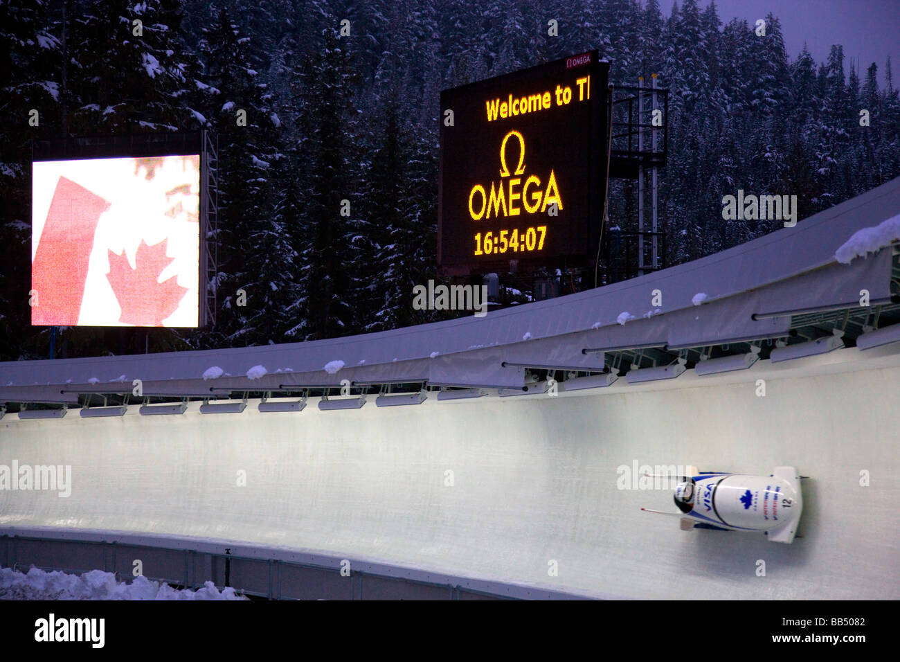 Un bob al Whistler Centro di scorrimento di un impianto sportivo per il invernali di Vancouver 2010 Whistler della Columbia britannica in Canada Foto Stock