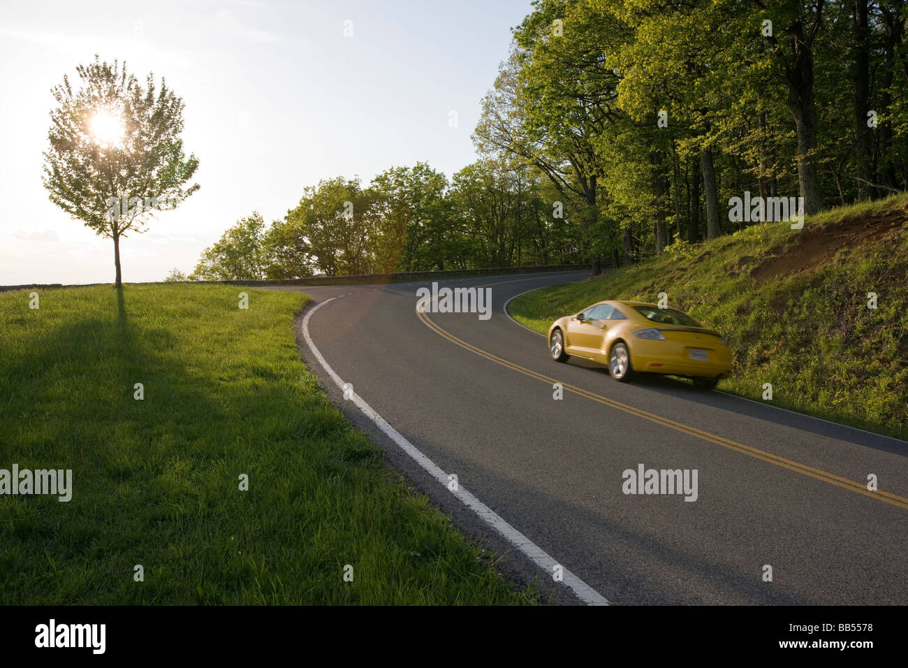 La Skyline Drive si snoda lungo le Blue Ridge Mountains vicino al Gooney eseguire si affacciano nel Parco Nazionale di Shenandoah Virginia STATI UNITI D'AMERICA Foto Stock