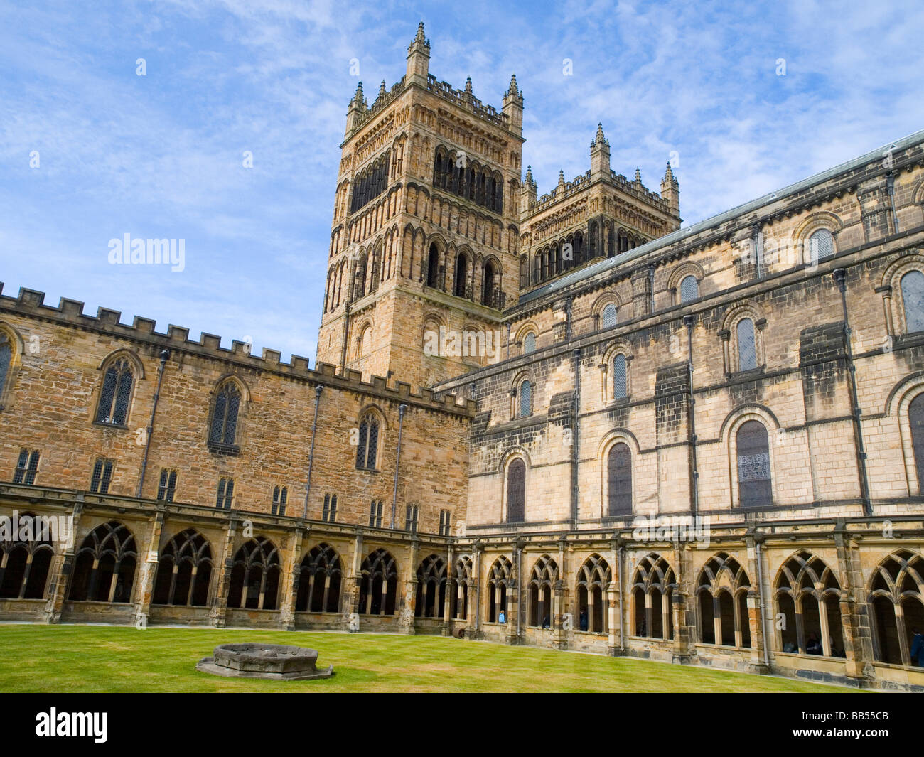 Una vista della Cattedrale di Durham dal chiostro. Contea di Durham Regno Unito Inghilterra Foto Stock