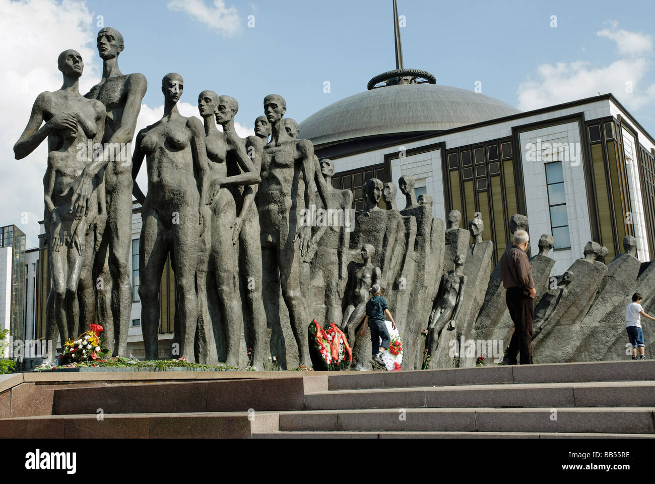 Monumento alle vittime dei campi di concentramento durante la Seconda Guerra Mondiale la Collina Poklonnaya Mosca Russia Foto Stock