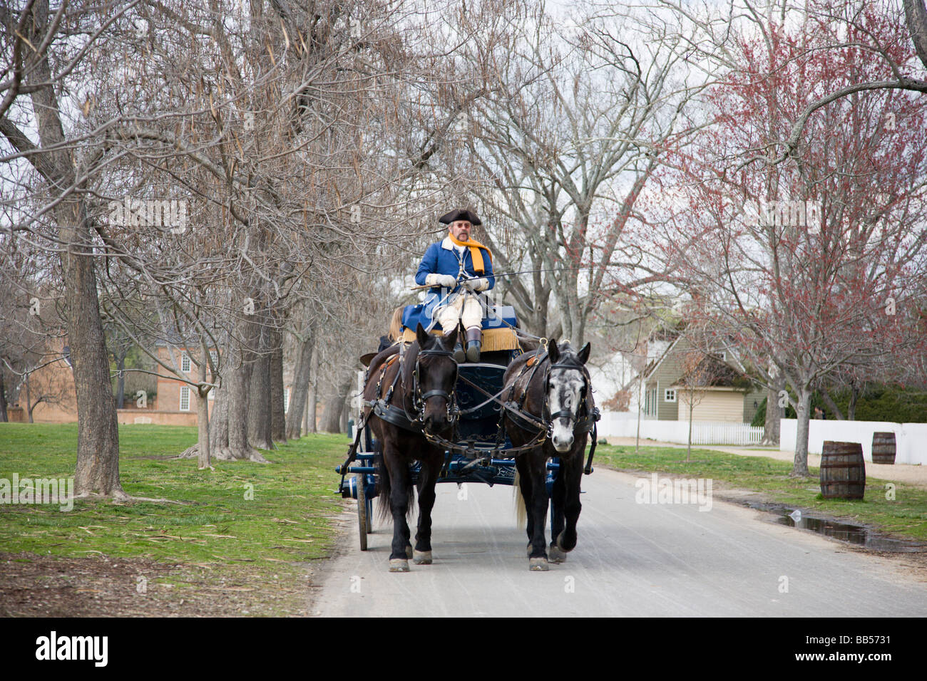 Carrozza a cavalli è stato il principale mezzo di trasporto durante il tempo di Colonail Williamsburg. Foto Stock