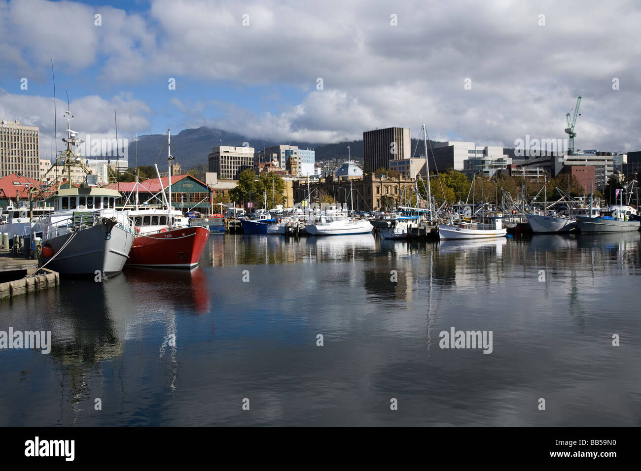 Barche ormeggiate in Sullivan's Cove, Hobart, Tasmania Foto Stock