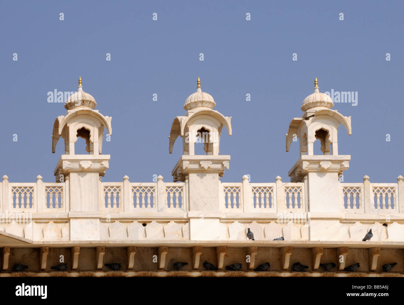 Tre cupole a Jaswant Thada, il chhatri, il Cenotafio, del Maharaja Jaswant Singh II. Jodhpur, Foto Stock