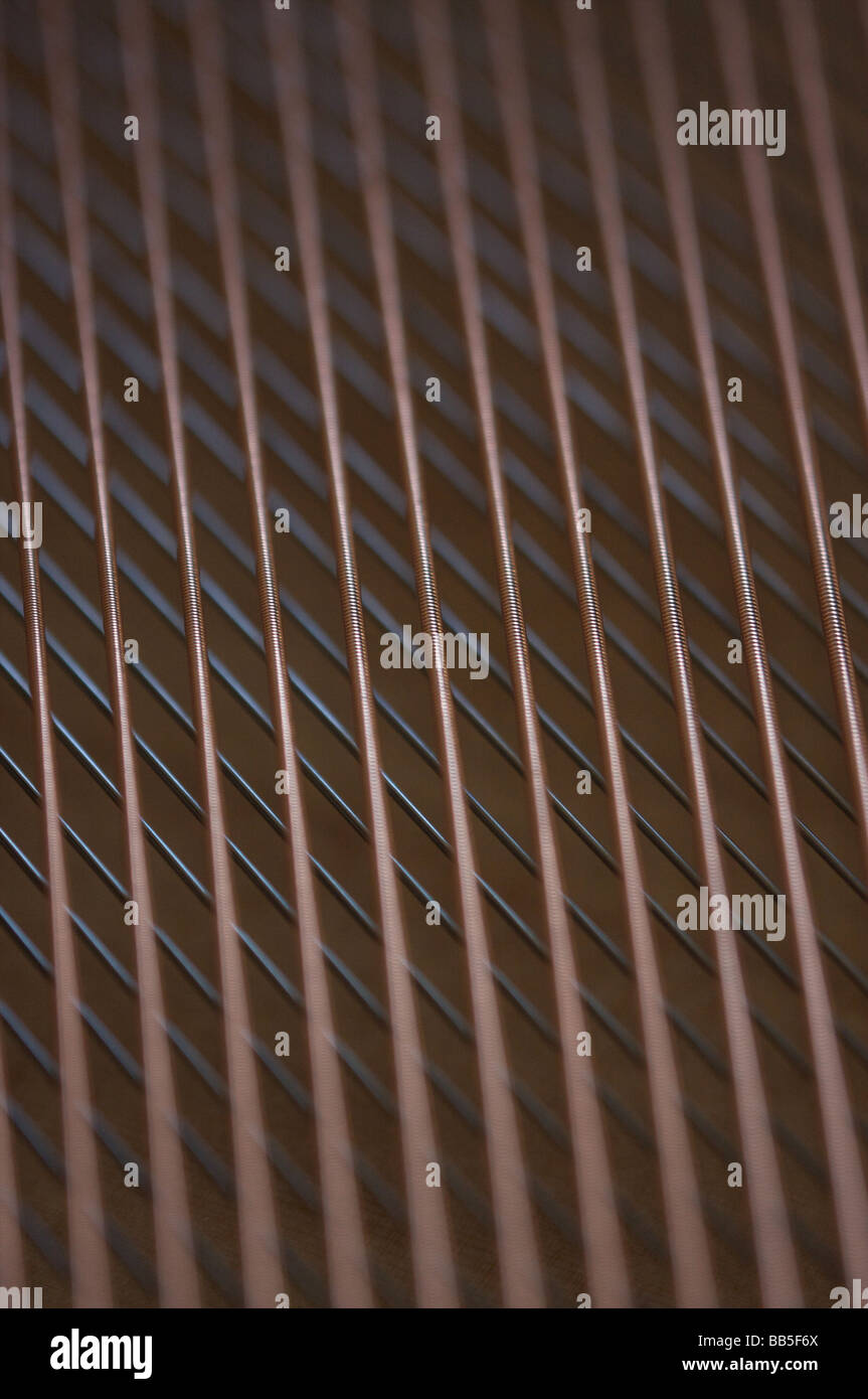 Close up di corde per pianoforte Foto Stock