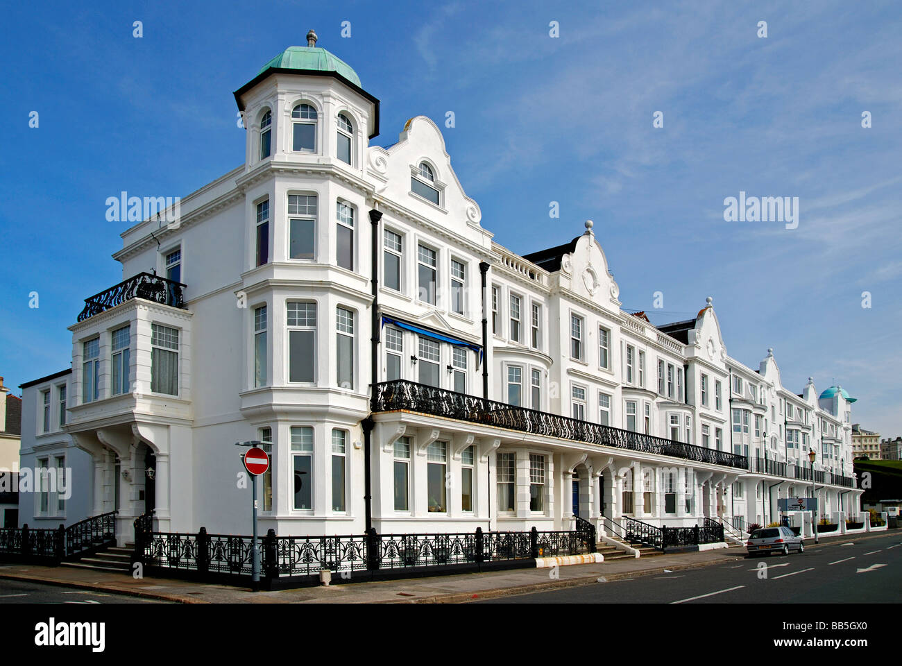 Edificio di appartamenti in grand parade sul lungomare di Plymouth in Devon, Inghilterra, Regno Unito Foto Stock