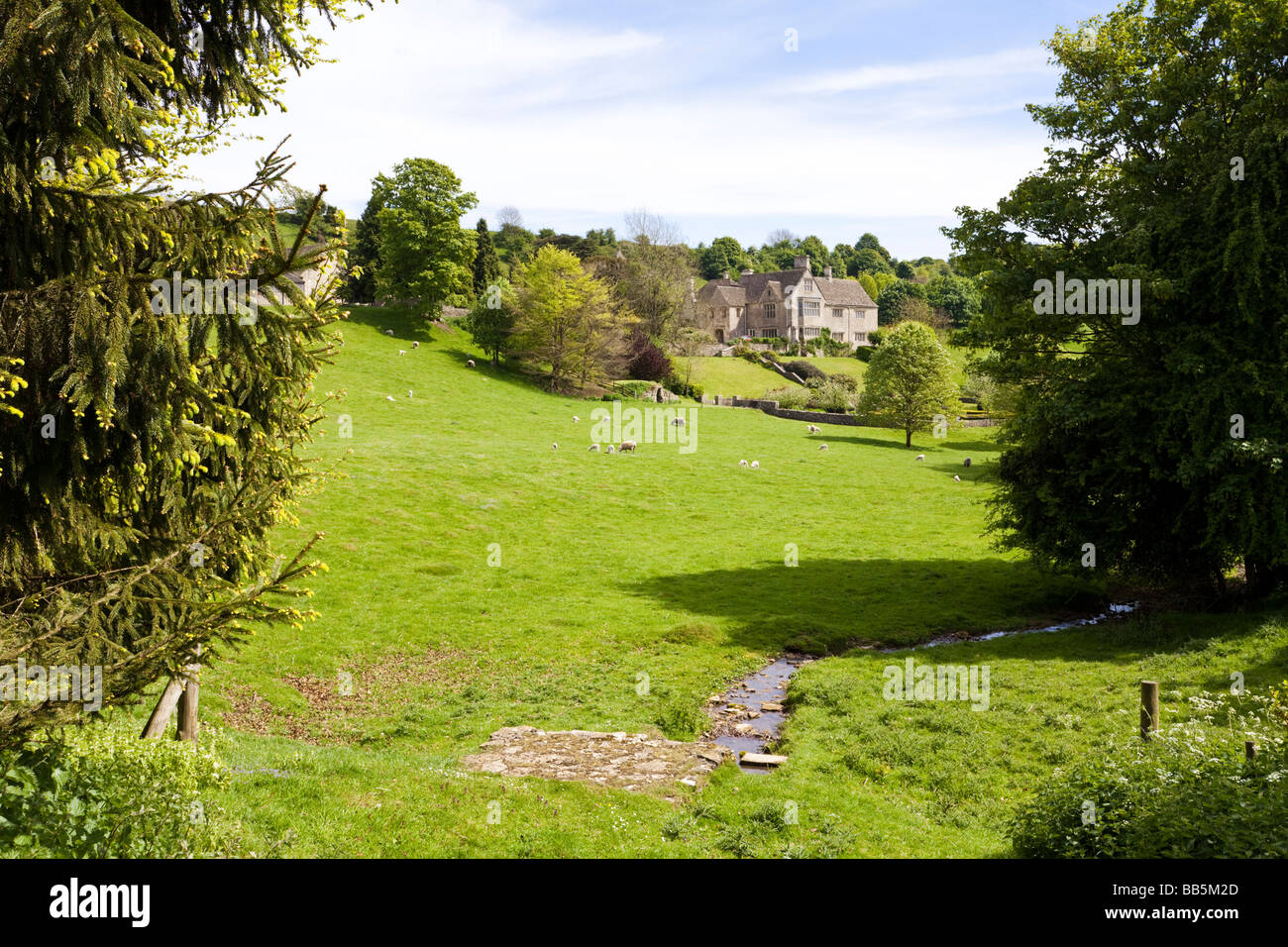 Lasborough Manor nel Cotswold Lasborough Valley, nel Gloucestershire. Foto Stock