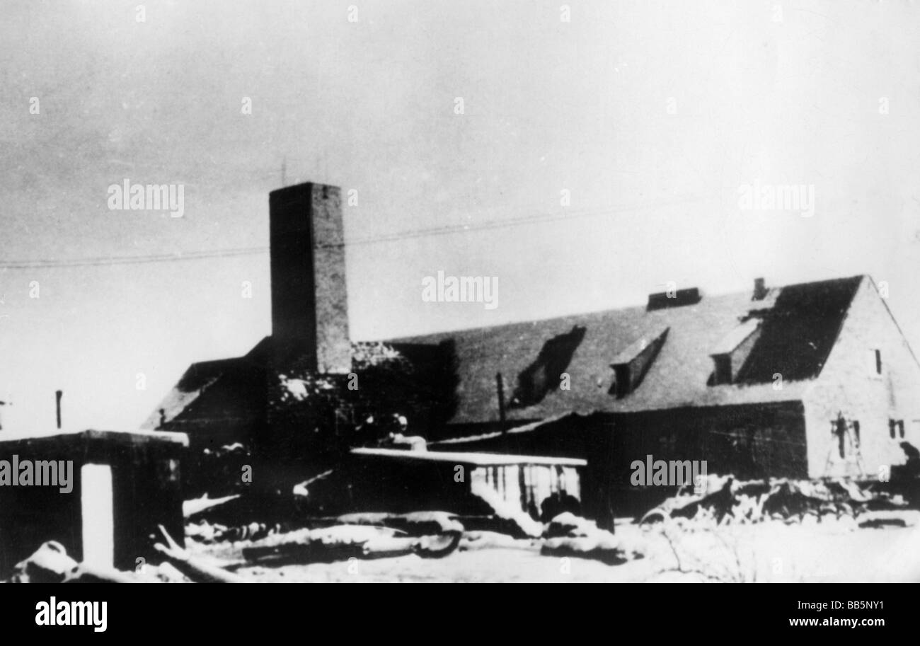 Nazismo / nazionalsocialismo, crimini, campi di concentramento, Auschwitz, Polonia, campo di Birkenau, crematorio, vista anteriore, circa 1943, Foto Stock