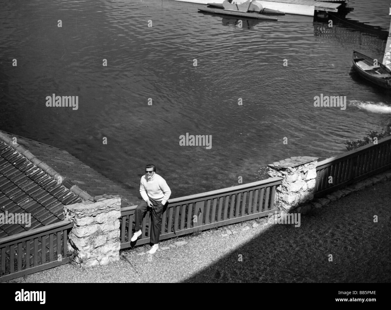 Film, "Ich war ein häßliches Mädchen', DEU 1955, direttore: Wolfgang Liebeneiner, scena con: Karlheinz Böhm, a terze parti Permissions-Neccessary Foto Stock