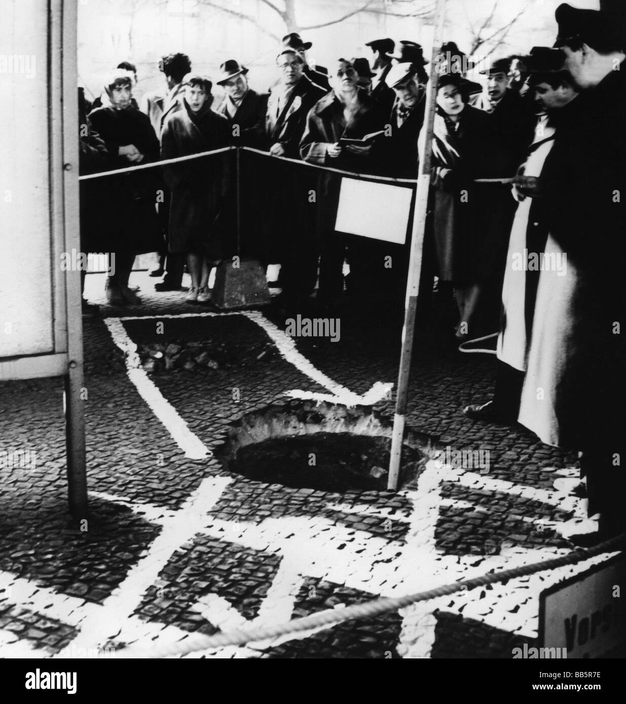 Geografia / viaggio, Germania, Berlino, muro, tunnel, luogo di crollo in Wollankstrasse, 5.2.1962, Foto Stock