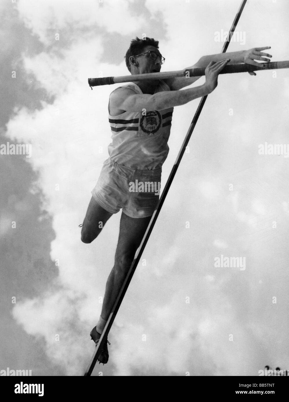 Sport, atletica, pole vault, vaulter durante il salto, White City Stadium, Londra, 1961, Foto Stock