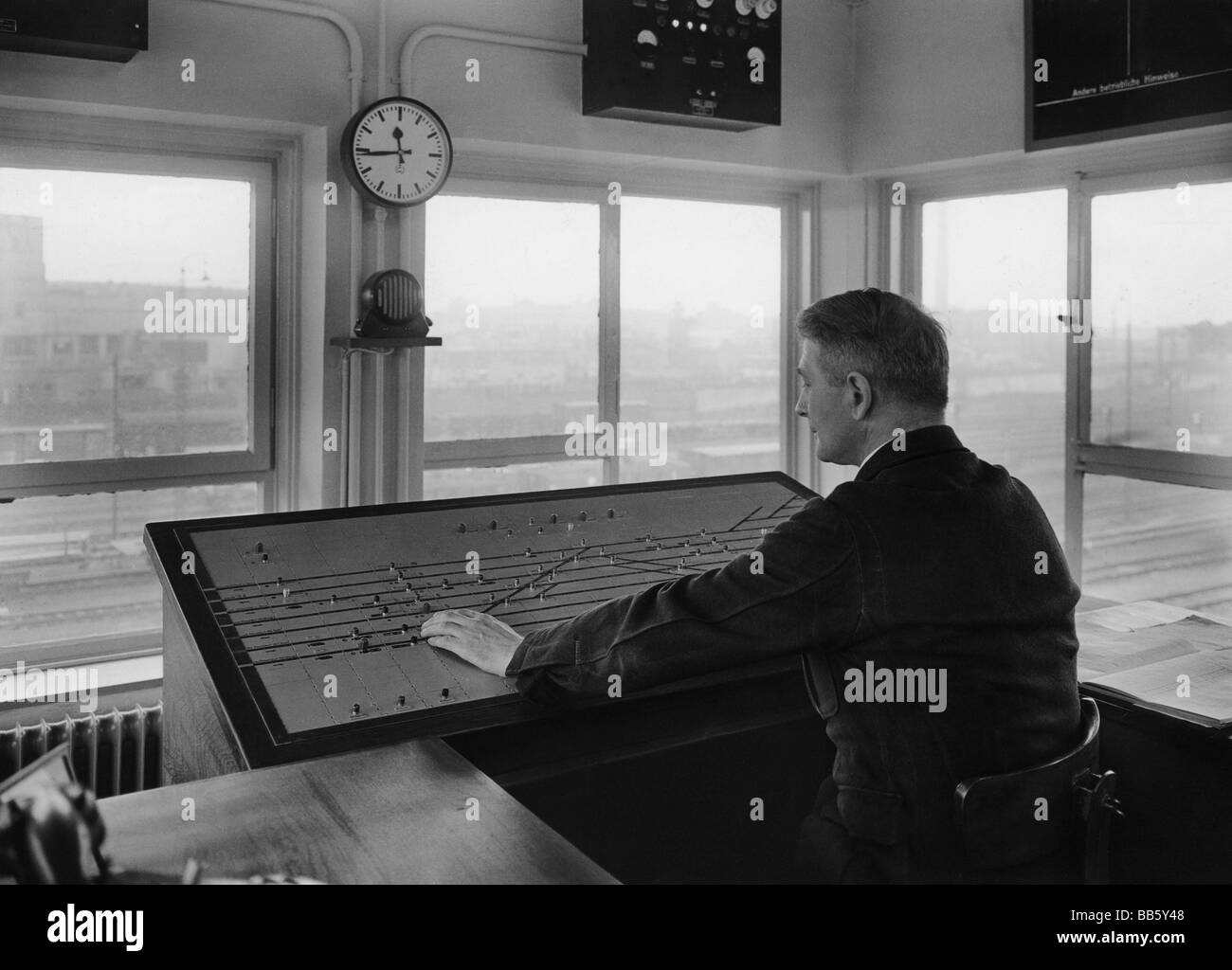 Trasporti / trasporti, ferrovia, Signal Box, vista interna, Deutsche Reichsbahn, divisione Wuppertal, fine 1940s, , Foto Stock