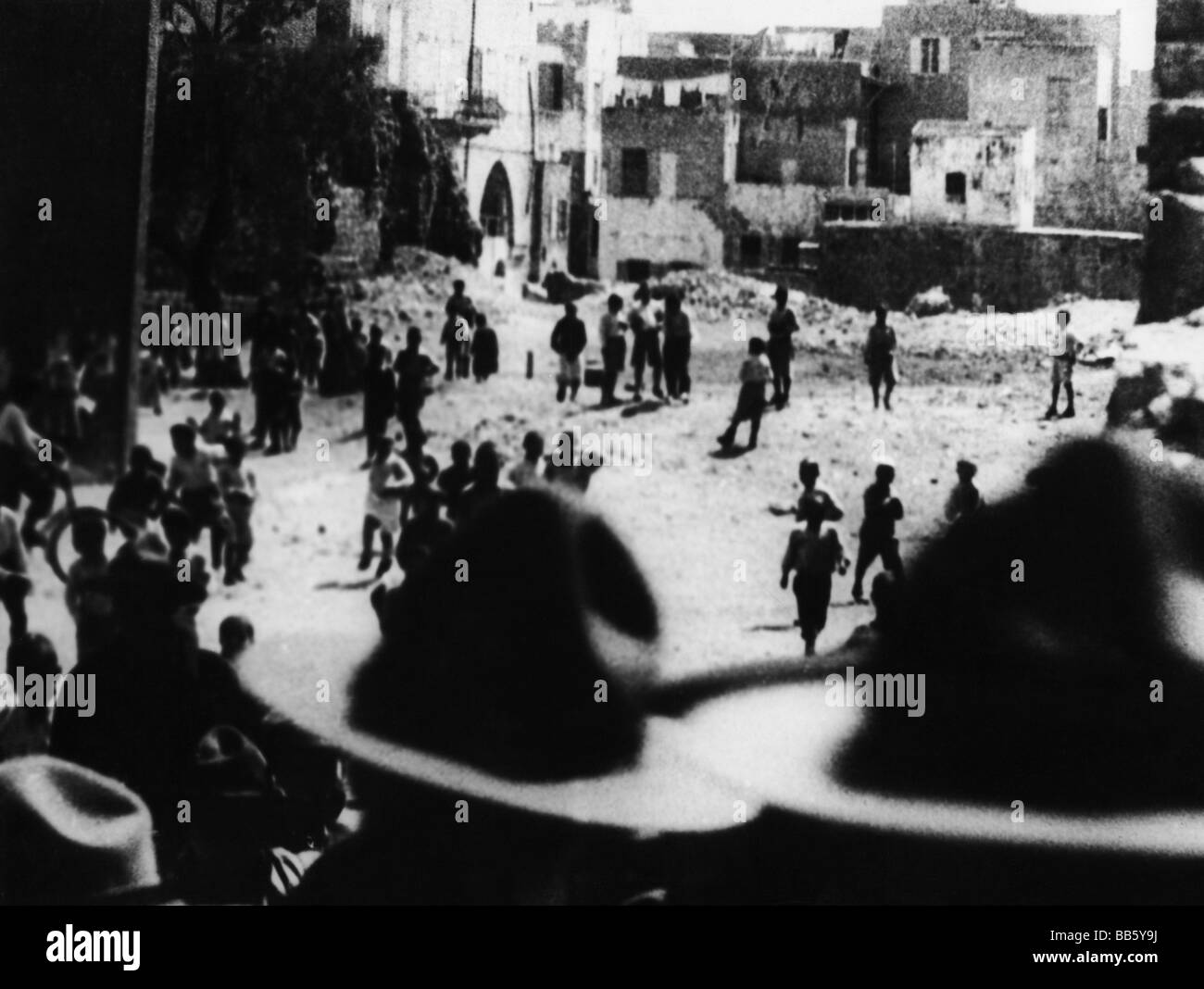 Geografia / viaggio, Palestina, rivolta Araba 1936 - 1939, i ragazzi britannici scout sono pelati con pietre, Gerusalemme, 1939, politica, rivolte, mandato britannico, Gran Bretagna, Impero, Medio Oriente conflitto, 20th secolo, storico, storico, 1930s, persone, Foto Stock