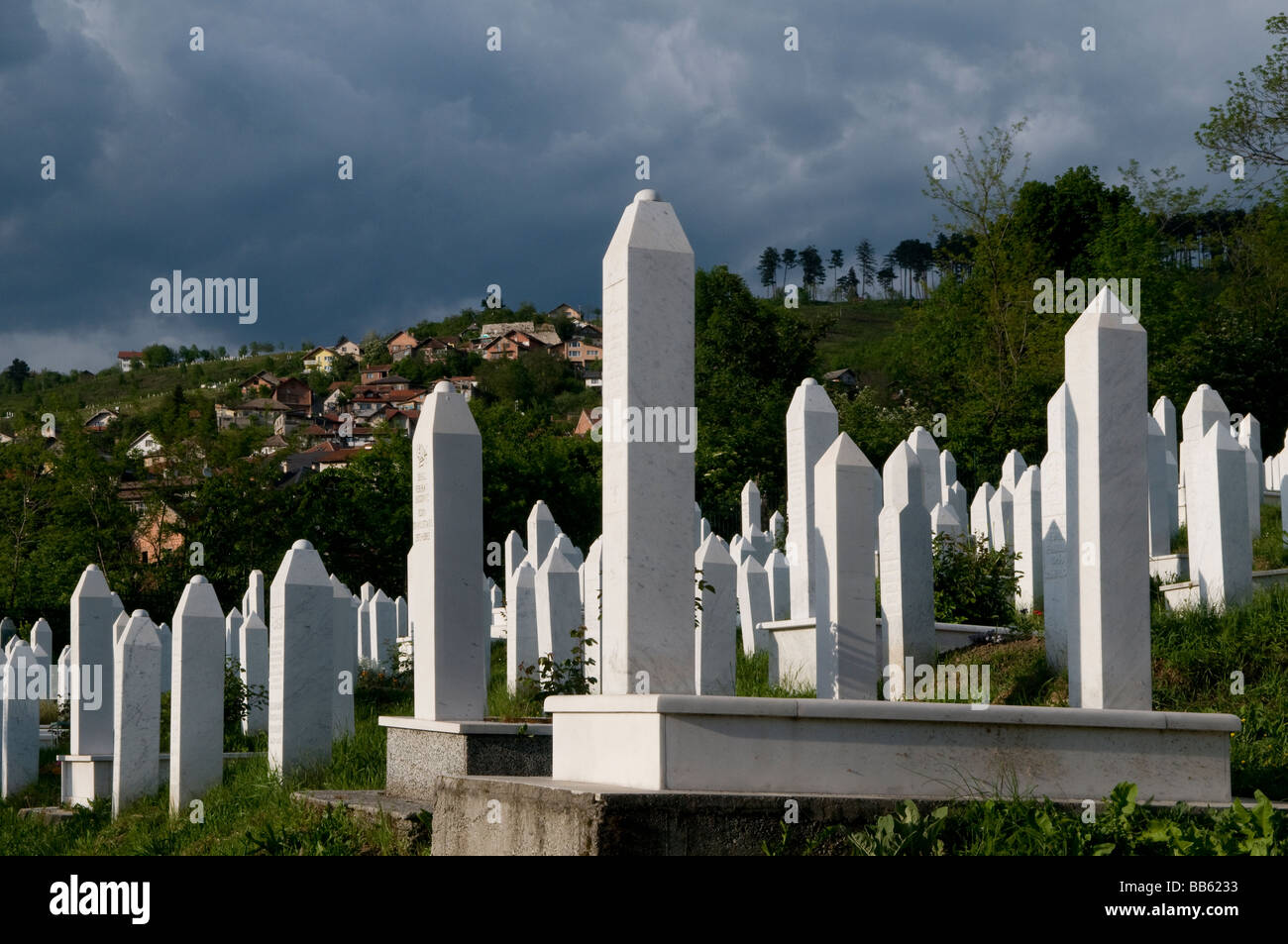 I martiri " Memorial Cemetery Kovaci per vittime di guerra a Stari Gradi distretto, a Sarajevo capitale della Bosnia ed Erzegovina Foto Stock