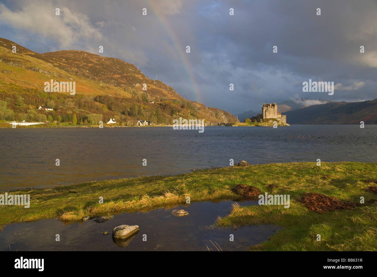 Eilean Donan Castle Loch Duich Lochalsh regione delle Highlands Scozzesi Aprile 2009 Foto Stock